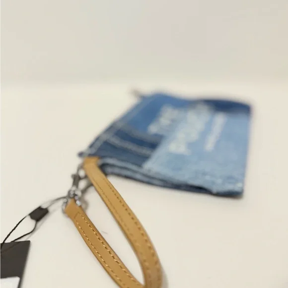 NWT Marc Jacobs denim the pouch - Picture 4 of 7